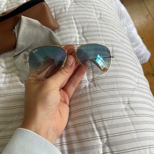 Gold ray ban aviator sunglasses